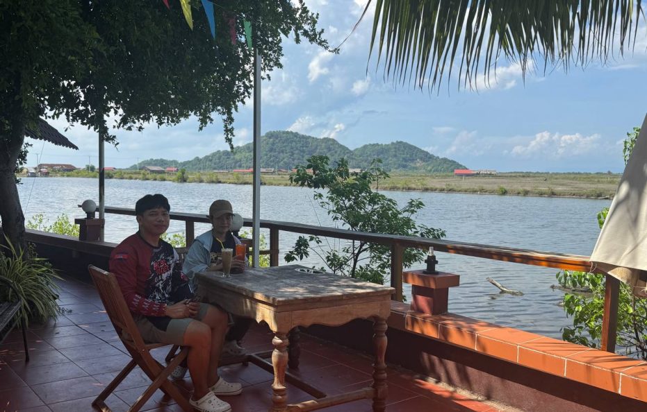 កុម្ភៈរ័ត្ន បឹងហ្គាឡូ – Kampheak Roath Bungalows