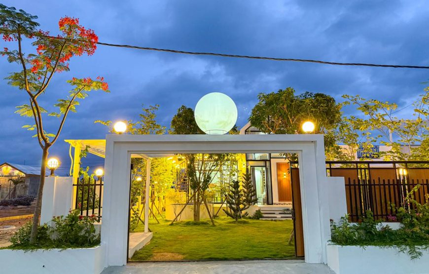 មូនរីលែកហៅស៏ Moon Relax House