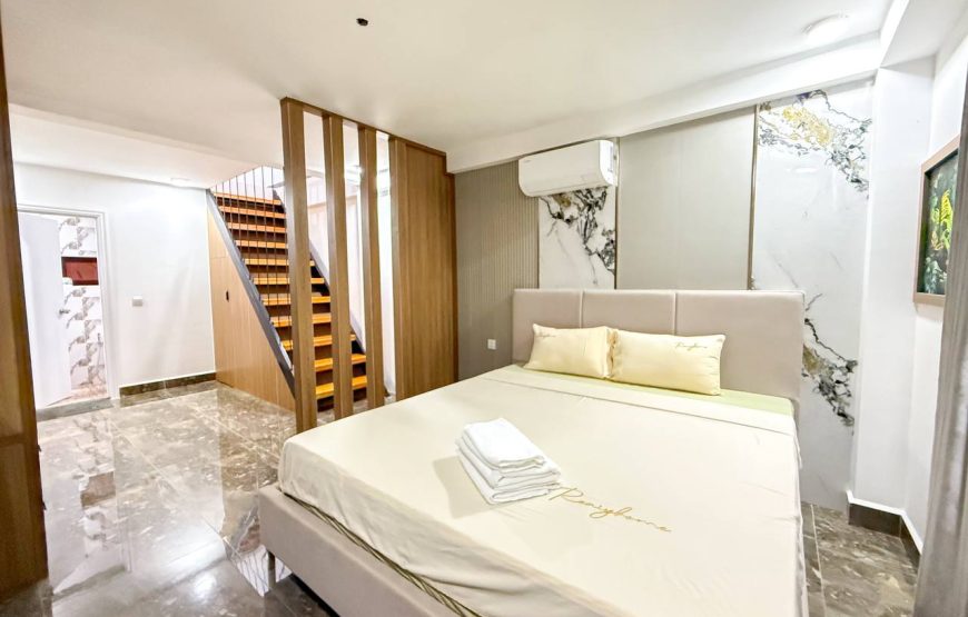 មូនរីលែកហៅស៏ Moon Relax House
