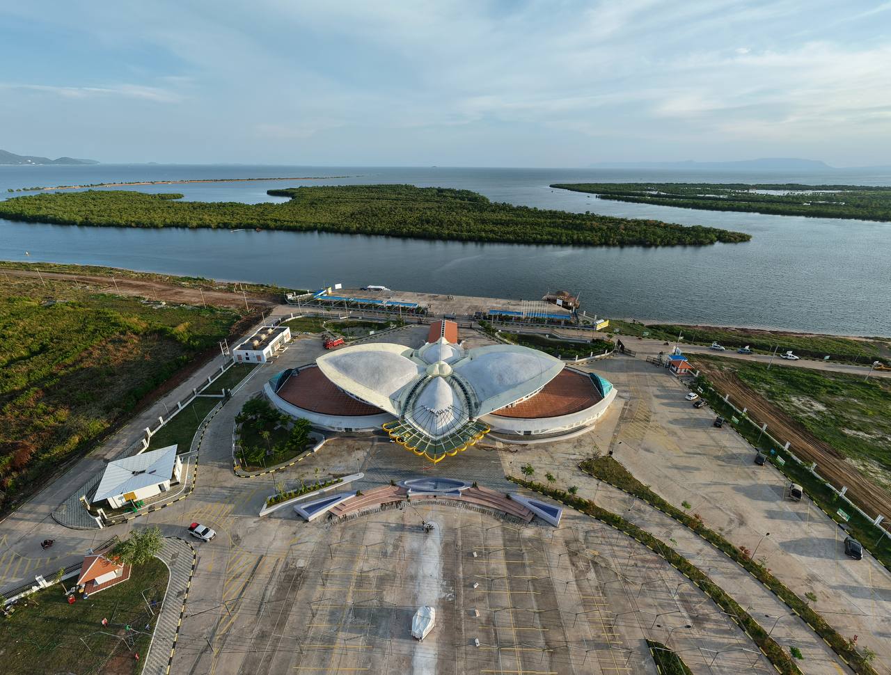Tourism Port | Kampot Cambodia