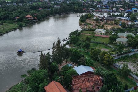 SUN & ROOTS KAMPOT LODGE RESTAURANTS BAR